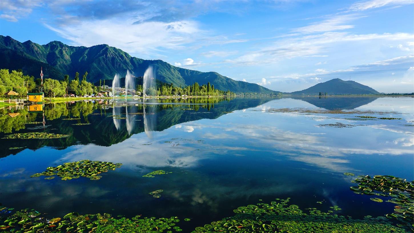 Amazing Srinagar Tour Package